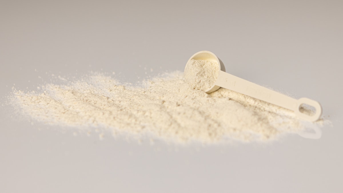 Scoop of powder formula